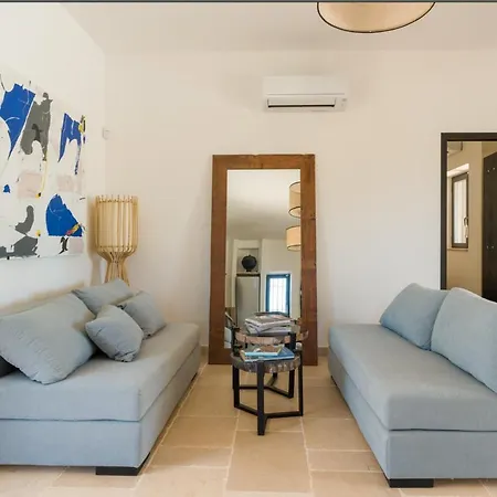 Batu Stylish 2 Bedroom Villa Cisternino
