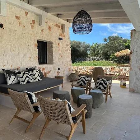 Villa Batu Stylish 2 Bedroom Cisternino