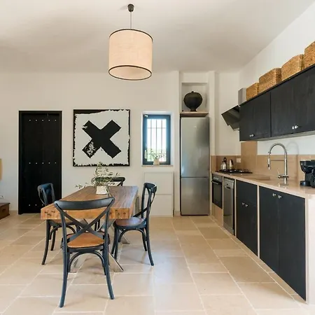 Batu Stylish 2 Bedroom Villa *