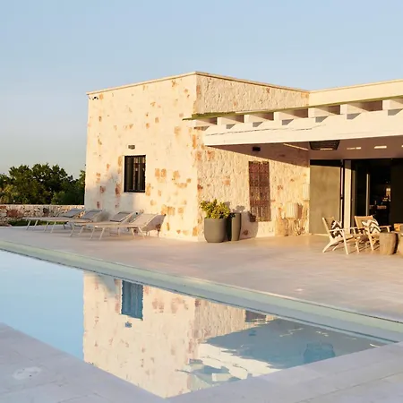 Vila Batu Stylish 2 Bedroom Cisternino