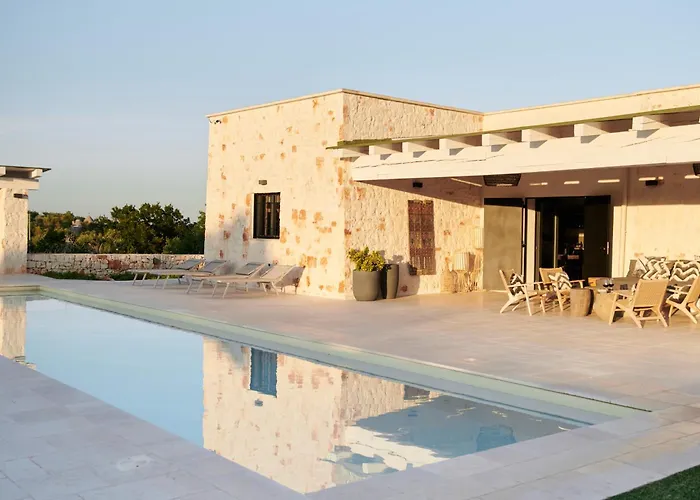 Vila Batu Stylish 2 Bedroom Cisternino
